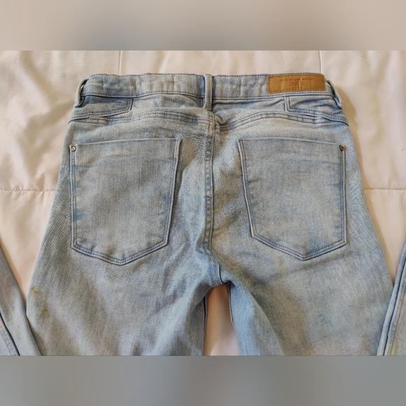 Zara Premium Wash Skinny Jeans (Light Stonewashed Denim) 💙 👖 (Size 2) - Picture 4 of 16